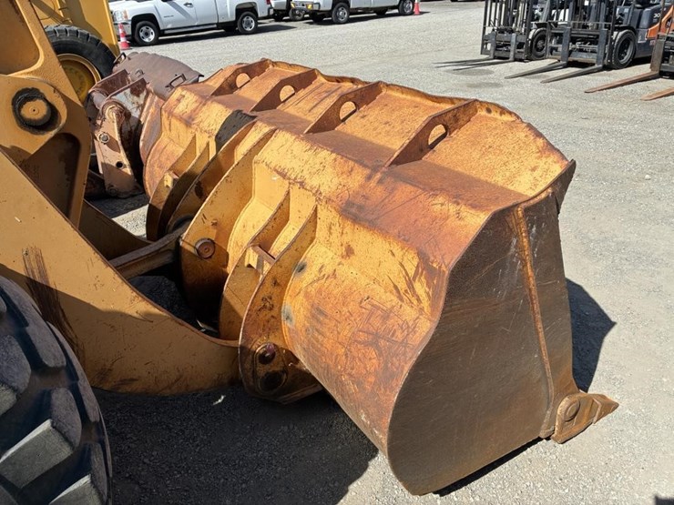 2015-case-570l-xt-image-9