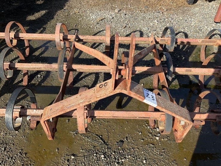 custom-10'-3-pt-springtooth-chisel-image-6