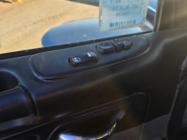 2010-peterbilt-367-image-24