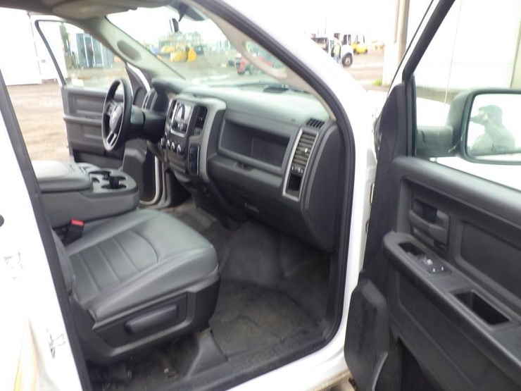 2016-dodge-1500-image-6