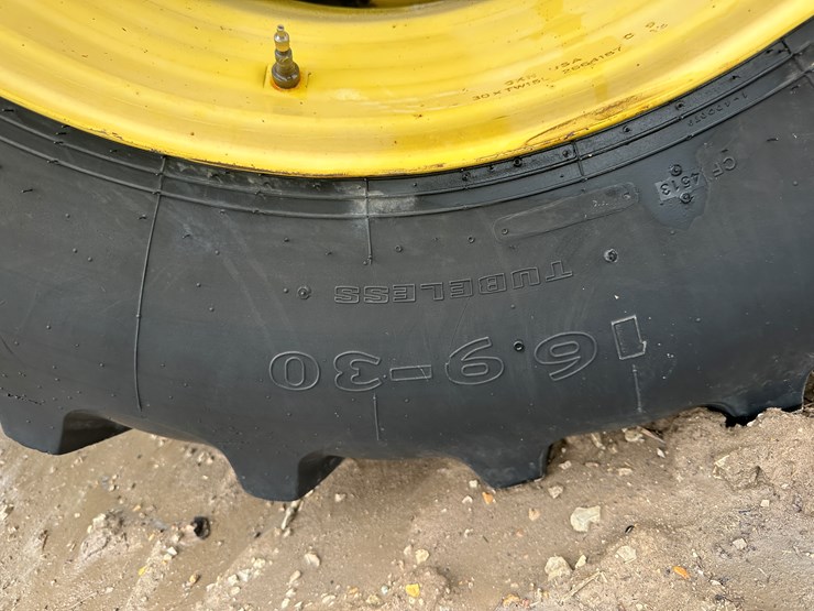 2014-john-deere-5075m-image-5