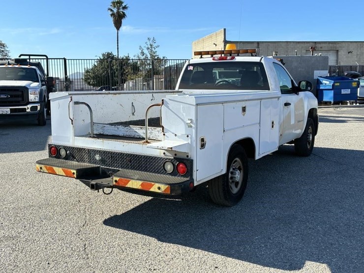 2008-chevrolet-2500-image-3