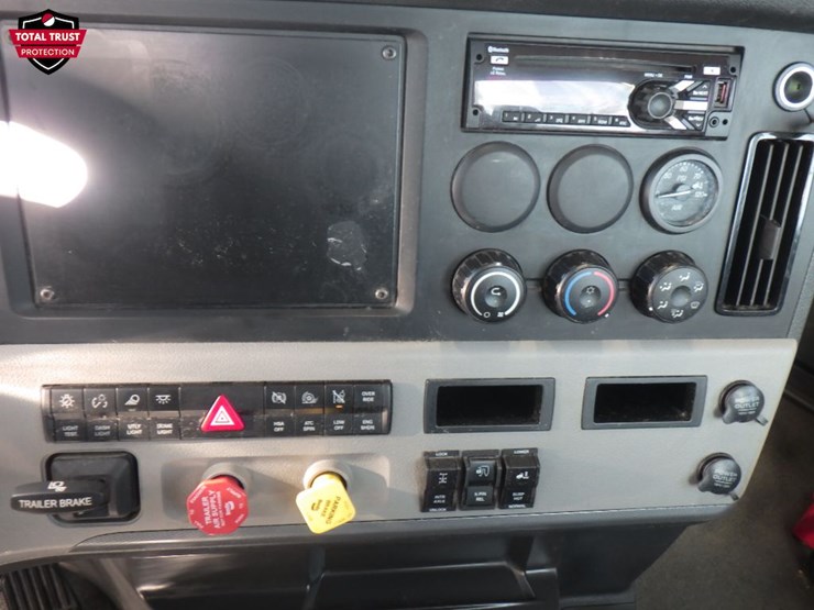 2022-freightliner-cascadia-116-image-17