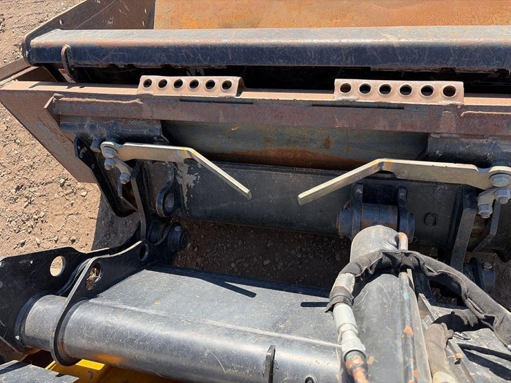 2016-jcb-135-image-9