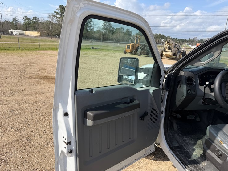 2014-ford-f550-image-7