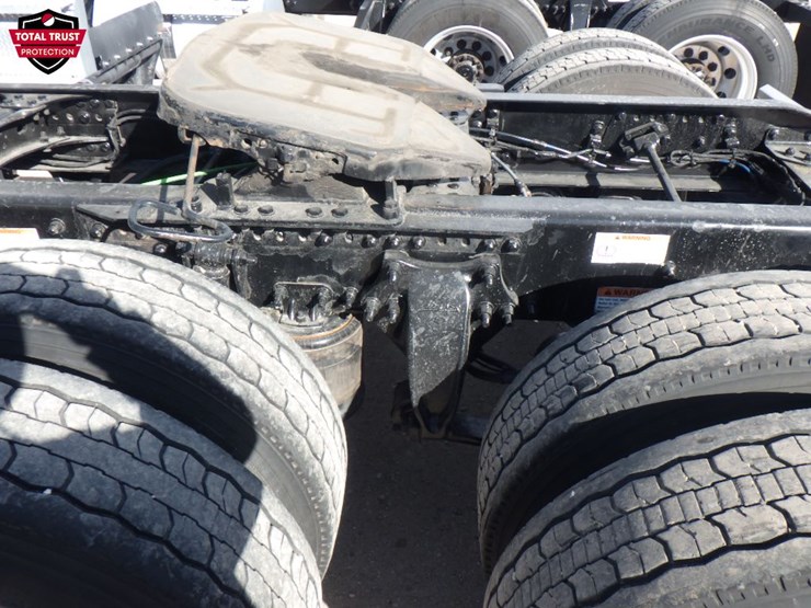 2022-freightliner-cascadia-116-image-14