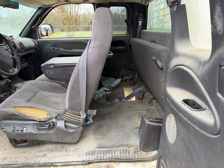 2001-dodge-ram-1500-image-8