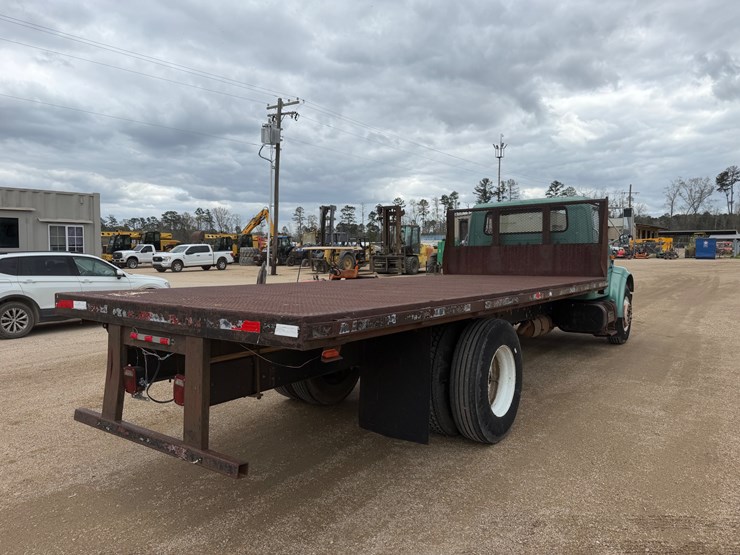 1997-international-4700-image-3