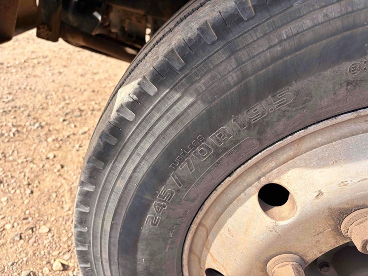 2001-tk-sterling-m5500-chassis-image-34