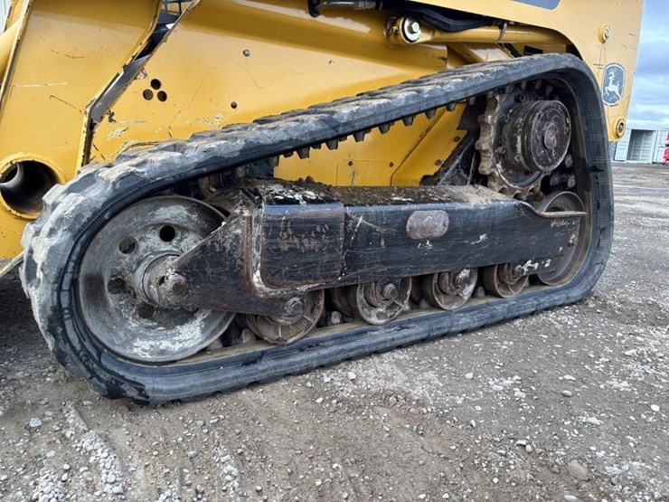 2006-john-deere-322-image-14