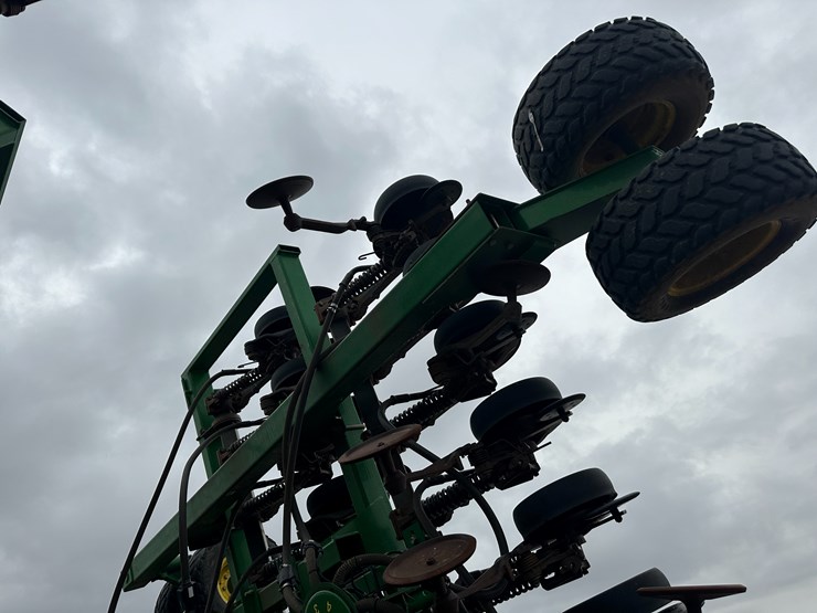 john-deere-1890-image-34