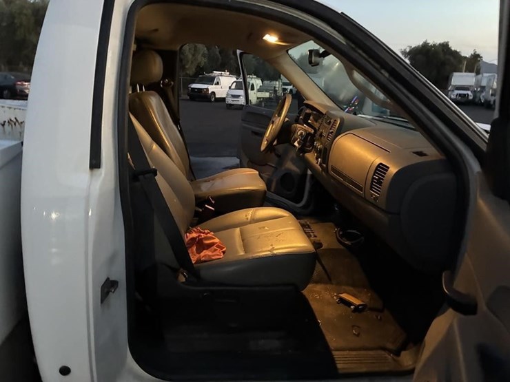 2010-chevrolet-2500hd-image-9