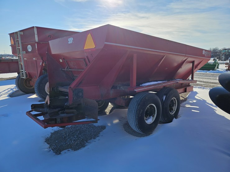 #205379-•-chandler-litter-spreader-image-8