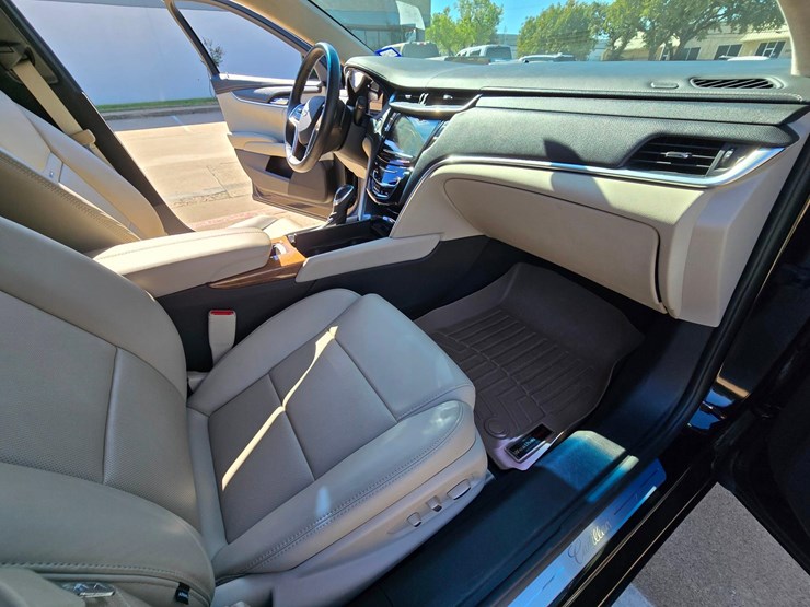 2019-cadillac-sayers-and-scovill-70in-limo-w-only-7729-miles-image-29