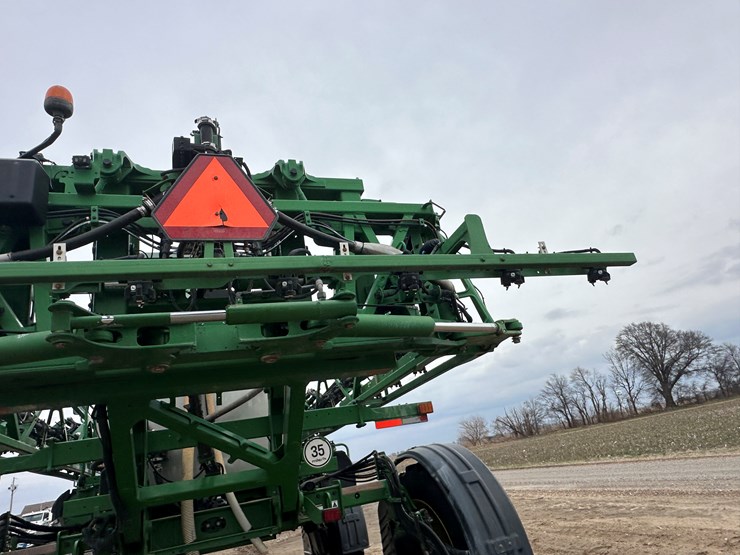 2021-john-deere-r4044-image-29