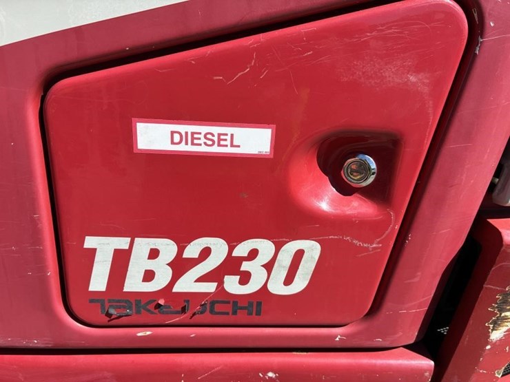 2021-takeuchi-tb230-image-6