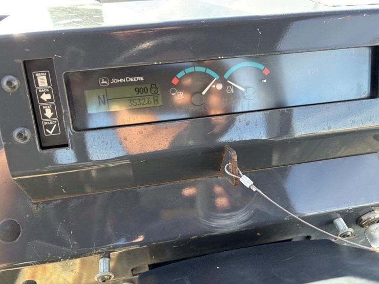 2018-deere-210lep-image-32