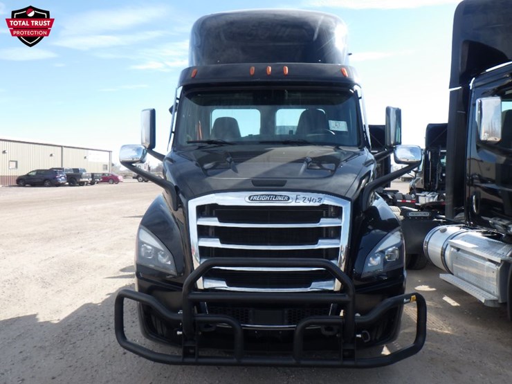 2022-freightliner-cascadia-116-image-2