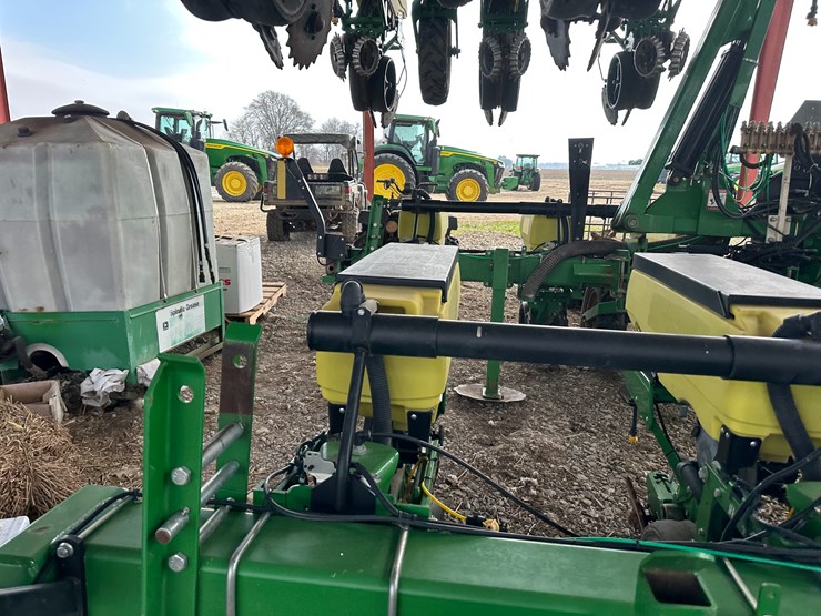 john-deere-1725-image-56