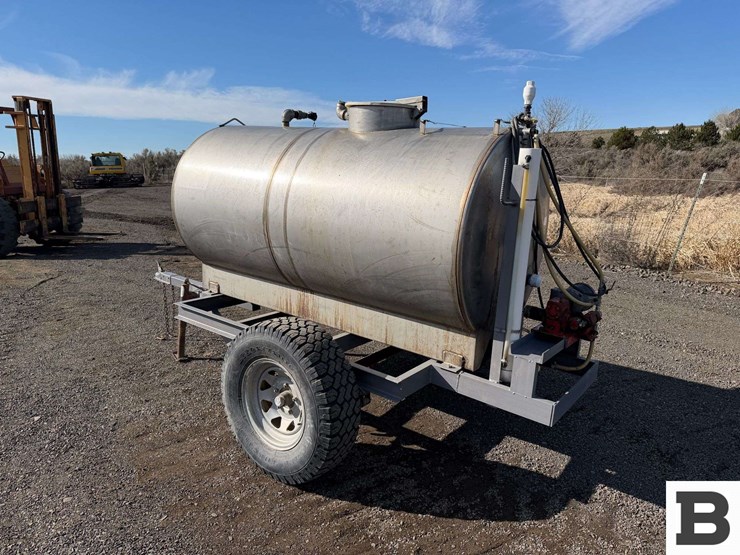 gf-metal-fabricators-chemigation-trailer-image-3