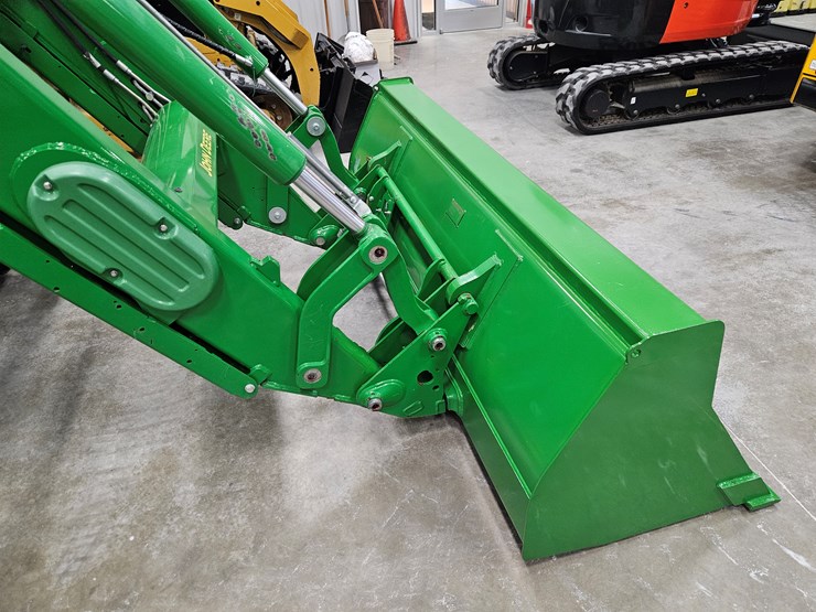 2020-john-deere-6145m-image-6