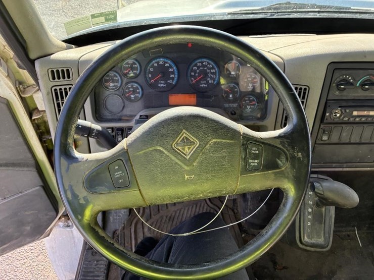 2012-international-durastar-4300-image-11