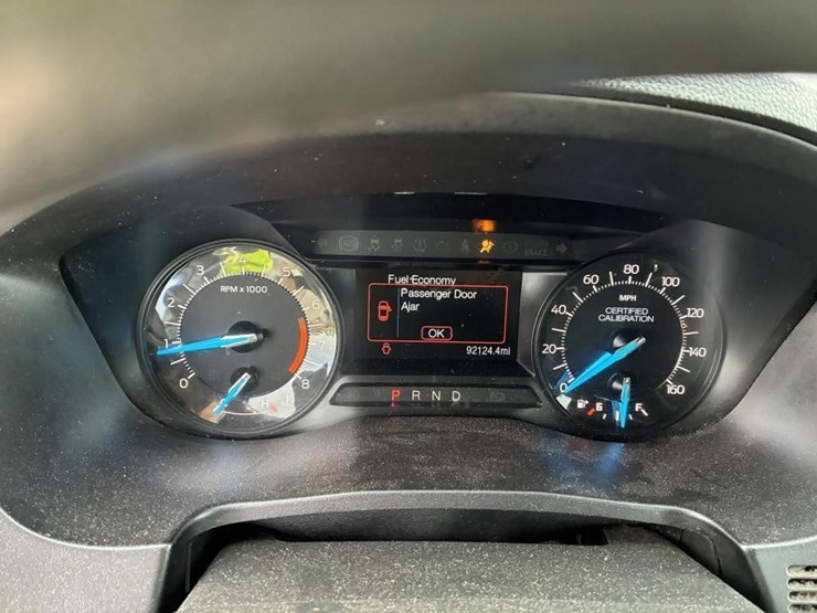 2018-ford-explorer-image-16