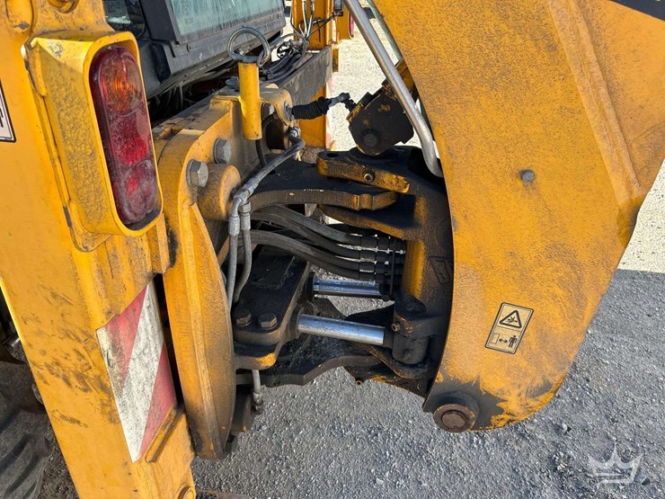 2016-jcb-3cx-image-23