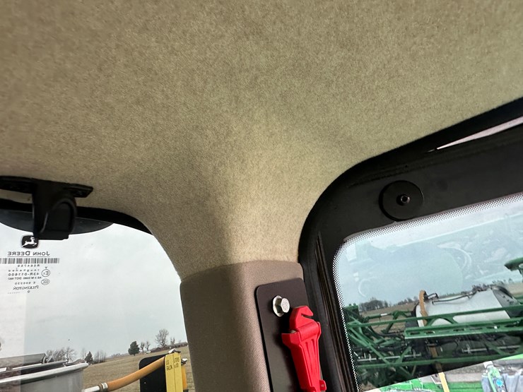 2021-john-deere-r4044-image-115