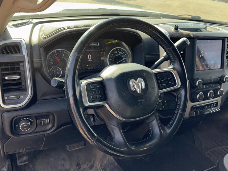 2020-ram-2500-laramie-image-23