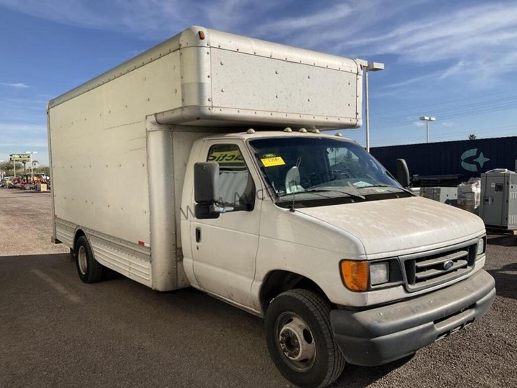 2007-ford-e450-image-4