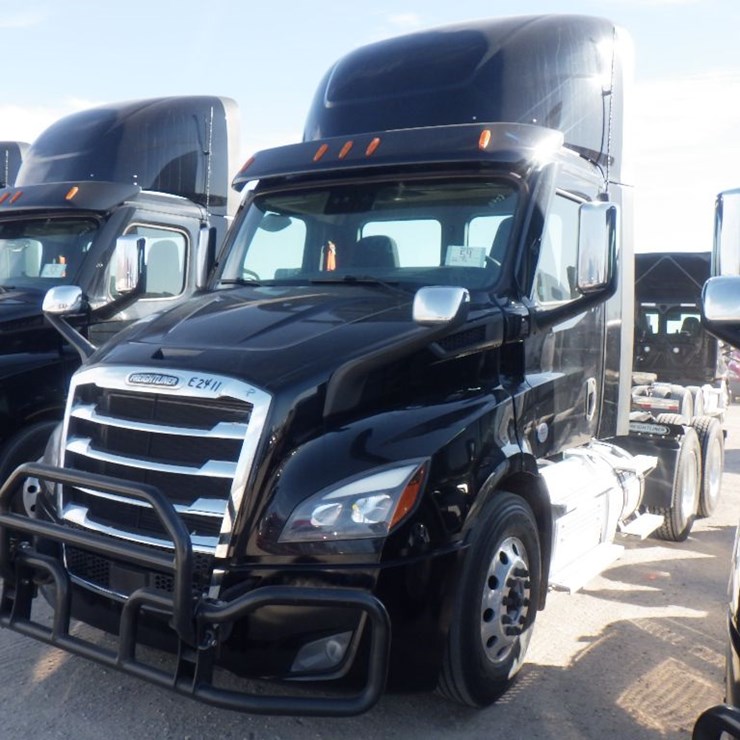 2022 FREIGHTLINER CASCADIA 116