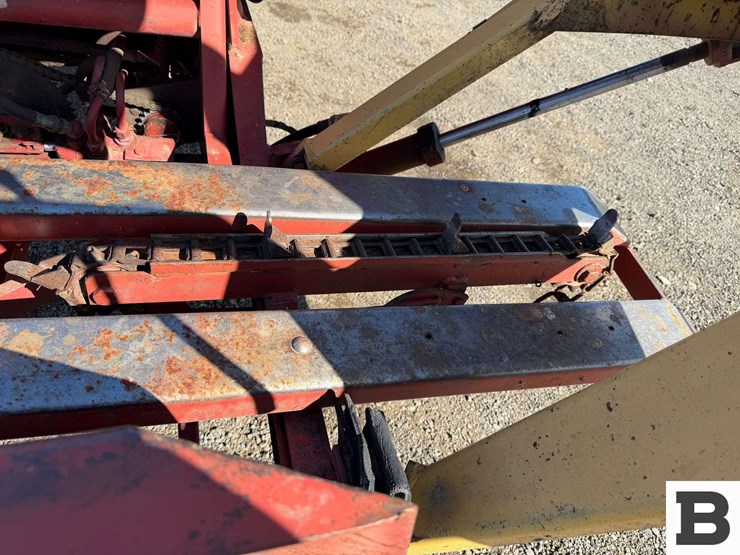 new-holland-1030-image-13