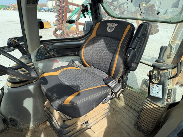 2022-case-580sn-image-8