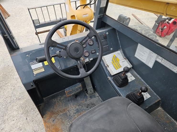 2013-gehl-rs6-34-image-9