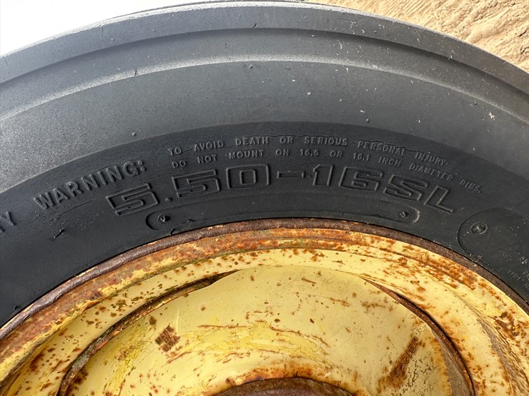 john-deere-810-image-5