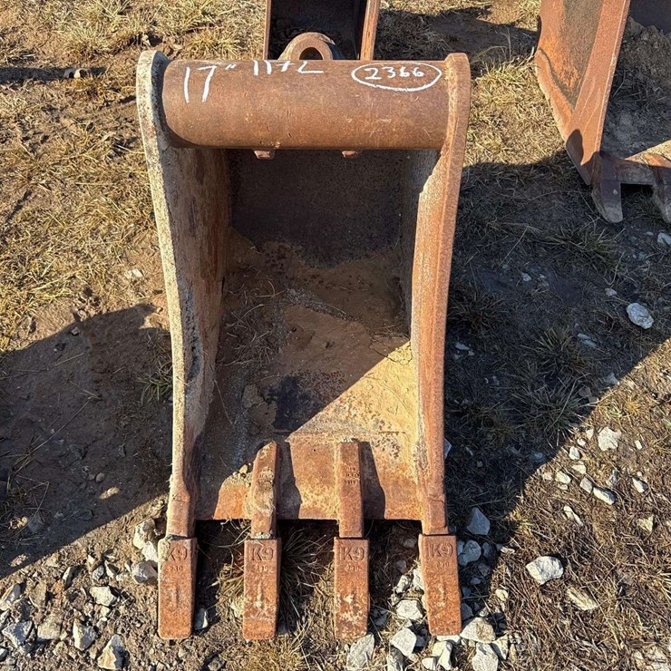 17in. Tooth Excavator Bucket