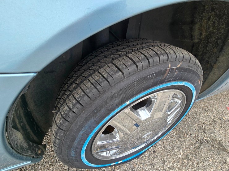 2006-cadillac-gm-superior-coach-6-door-limousine---only-21,567-miles-image-52