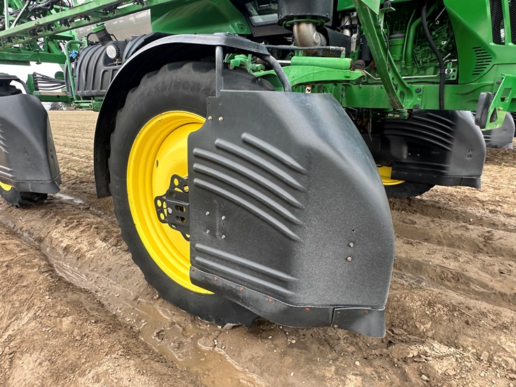 2021-john-deere-r4044-image-12