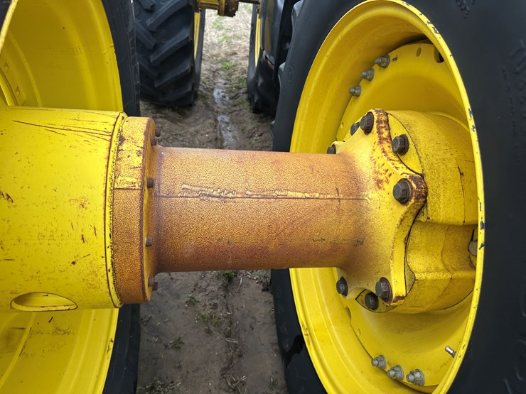 2012-john-deere-8335r-image-24