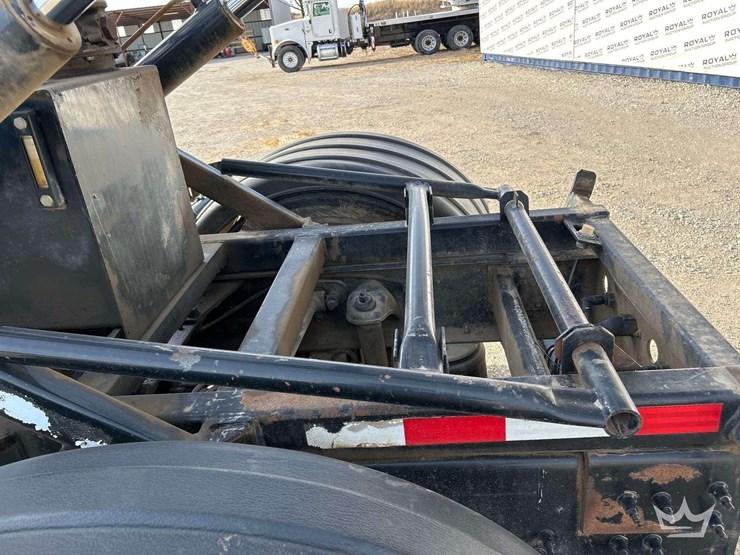 2015-peterbilt-337-image-27