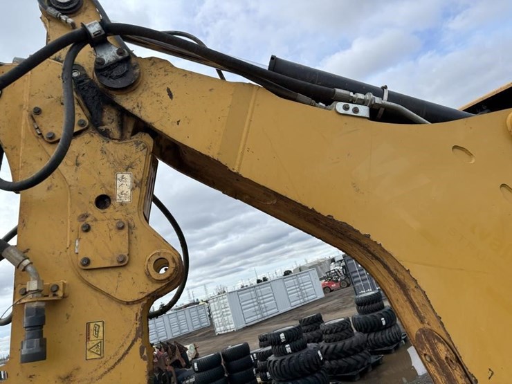 caterpillar-420f2-image-23