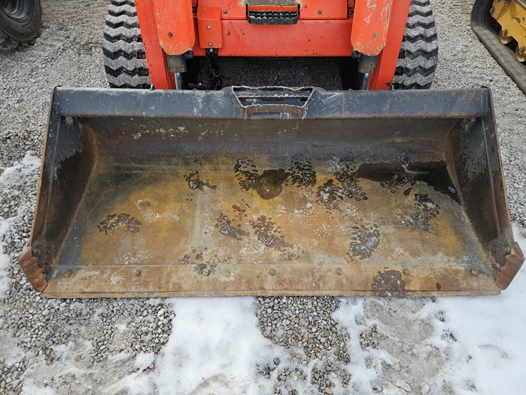 2014-kubota-svl90-2-image-3