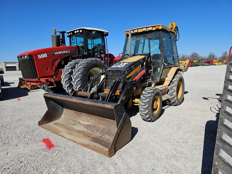 2004-caterpillar-420d-image-1