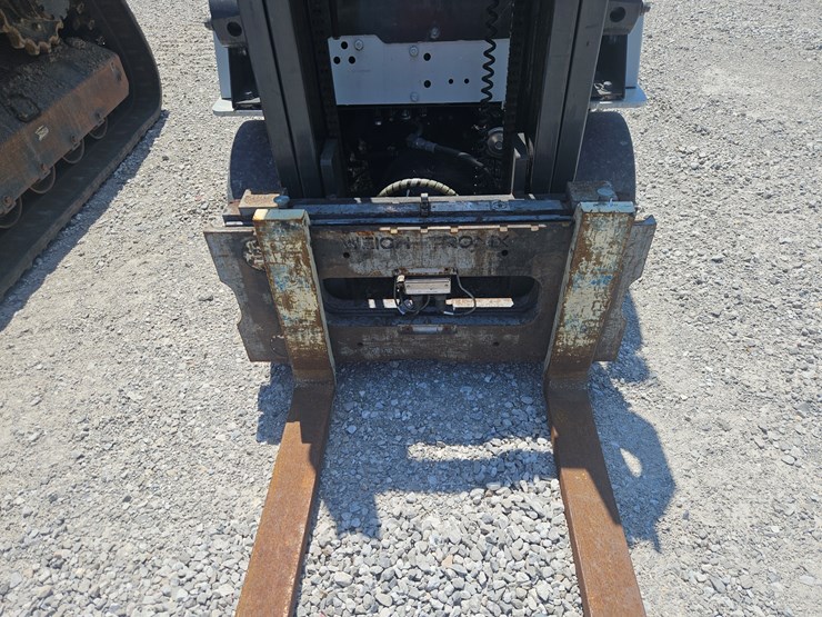 #203104-•-2017-unicarrier-mcp1f2a25-forklift-image-3