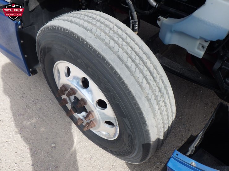 2023-kenworth-t680-image-28