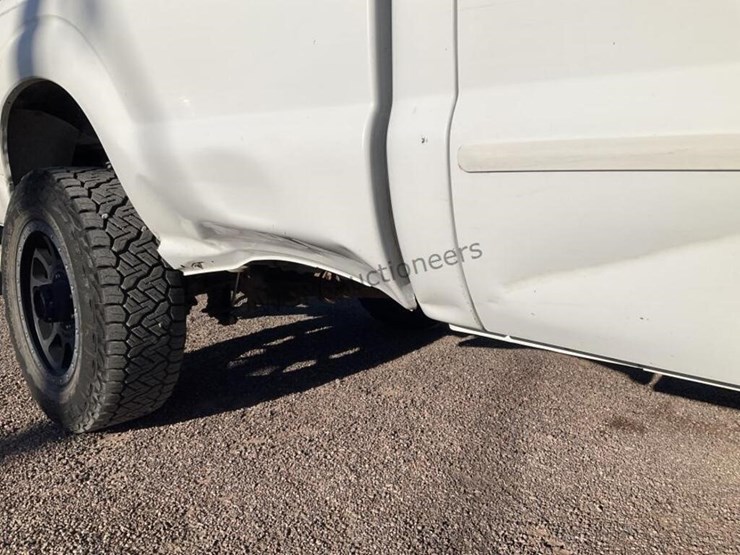 2011-ford-f350-image-28