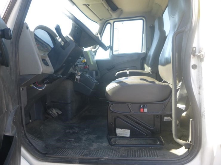 2008-international-7400-image-15