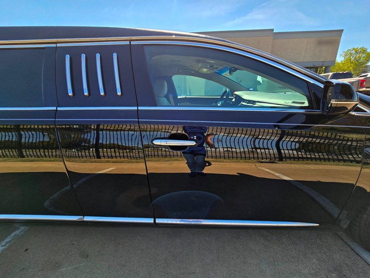 2019-cadillac-sayers-and-scovill-70in-limo-w-only-7729-miles-image-19