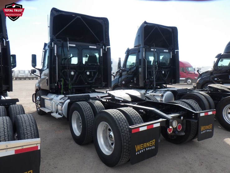 2022-freightliner-cascadia-116-image-11